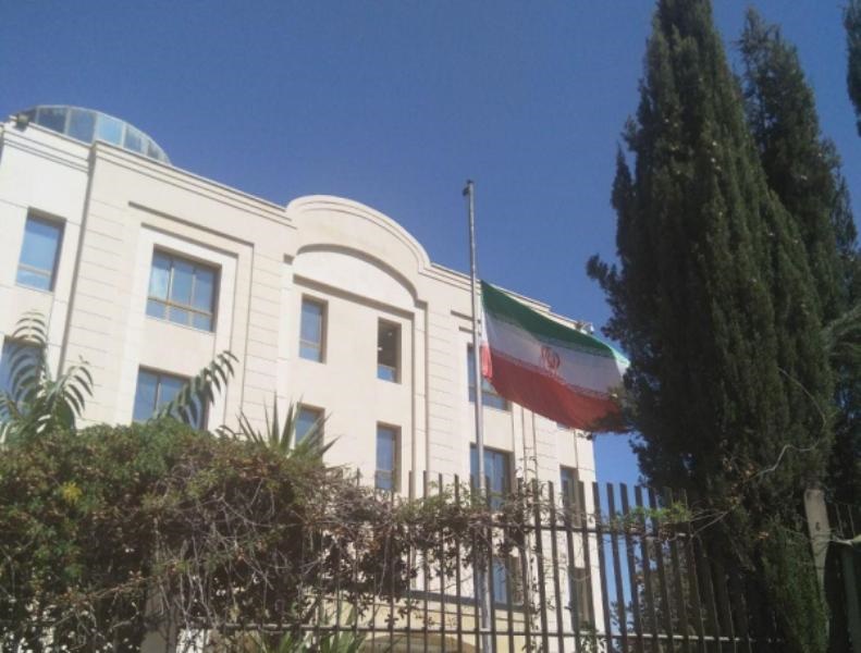 پرچم سفارت ایران در اردن نیمه افراشته شد