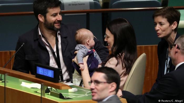 حضور یک نوزاد در نشست مجمع عمومی
