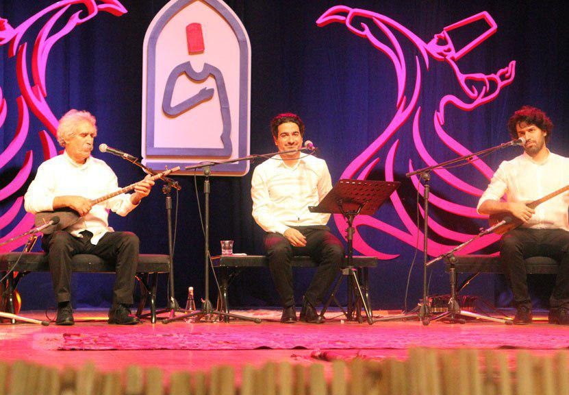 آوازخوانی همایون شجریان در کنسرت گروه شمس