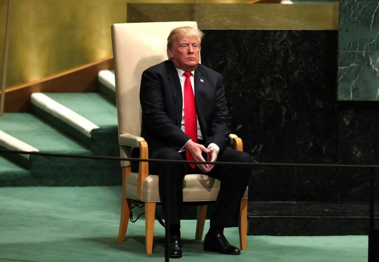دونالد ترامپ رئیس‌جمهور آمریکا در هفتاد و سومین جلسه مجمع عمومی سازمان ملل متحد در نیویورک نشسته است