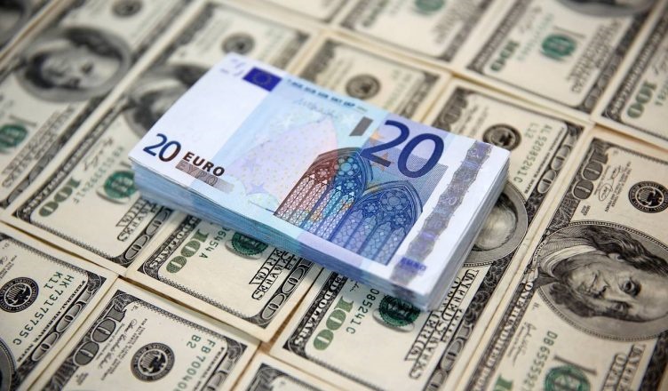 یورو و دلار 