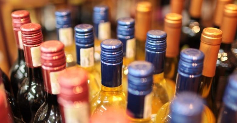 مسمومیت 9 نفر بر اثر مصرف مشروبات الکلی