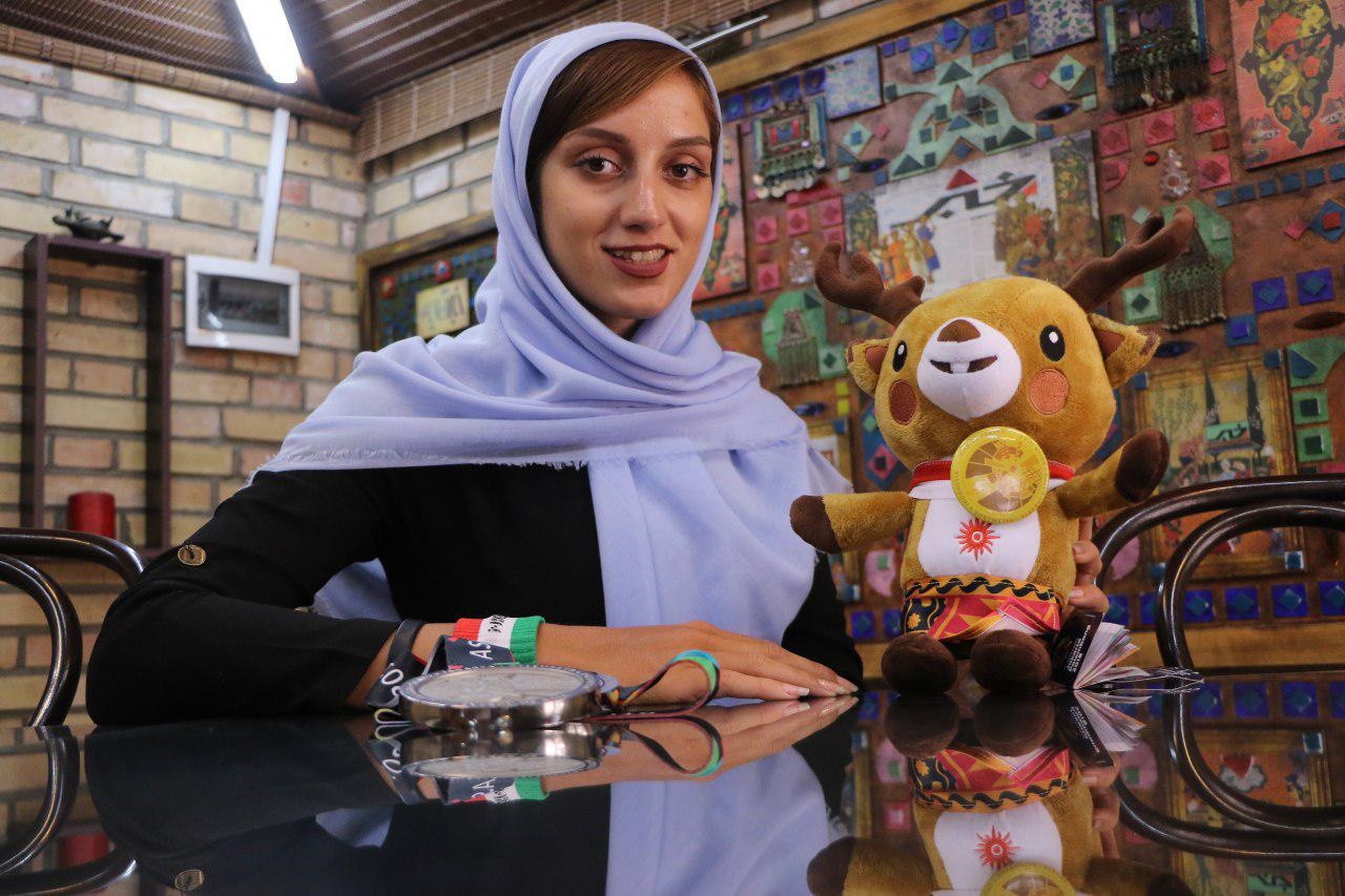 با دختران مدال‌آور قایقرانی ایران در بازی‌های آسیایی