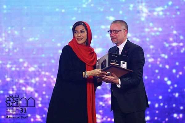 مهتاب کرامتی در جشنواره فیلم های کودکان و نوجوانان 97