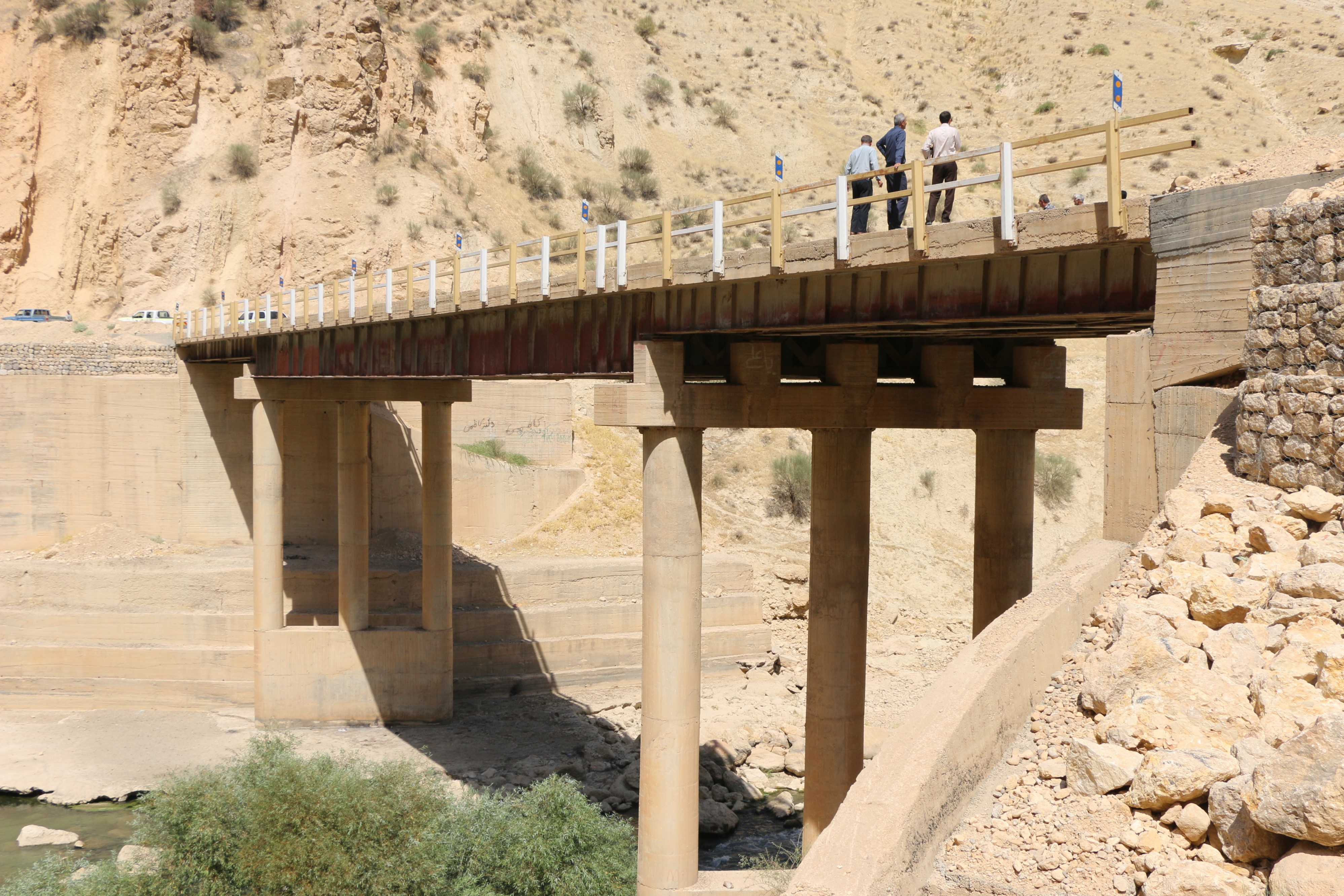 اصلاح ،بازسازی و تعمیرات بیش از 50 پل بزرگ در محورهای استان چهارمحال و بختیاری 