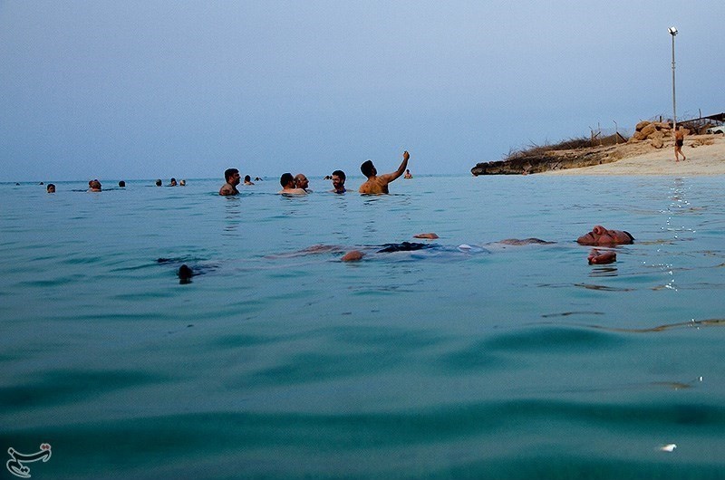 تفریحات آبی در جزیره خارگ