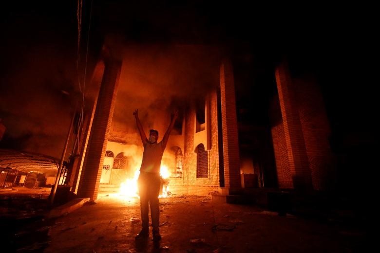 آتش زدن کنسولگری ایران در بصره