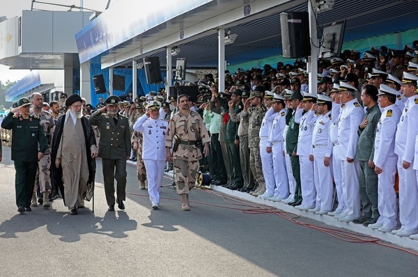 مراسم دانش‌آموختگی دانشجویان دانشگاههای ارتش با حضور فرمانده کل قوا