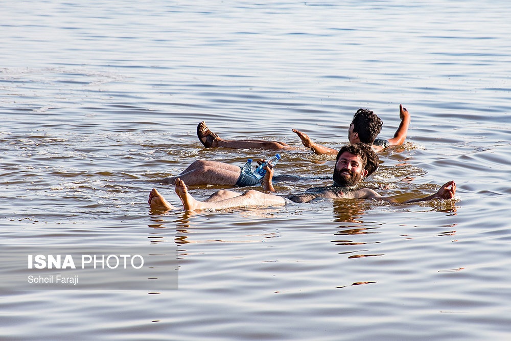 مسافران تابستانی دریاچه ارومیه 