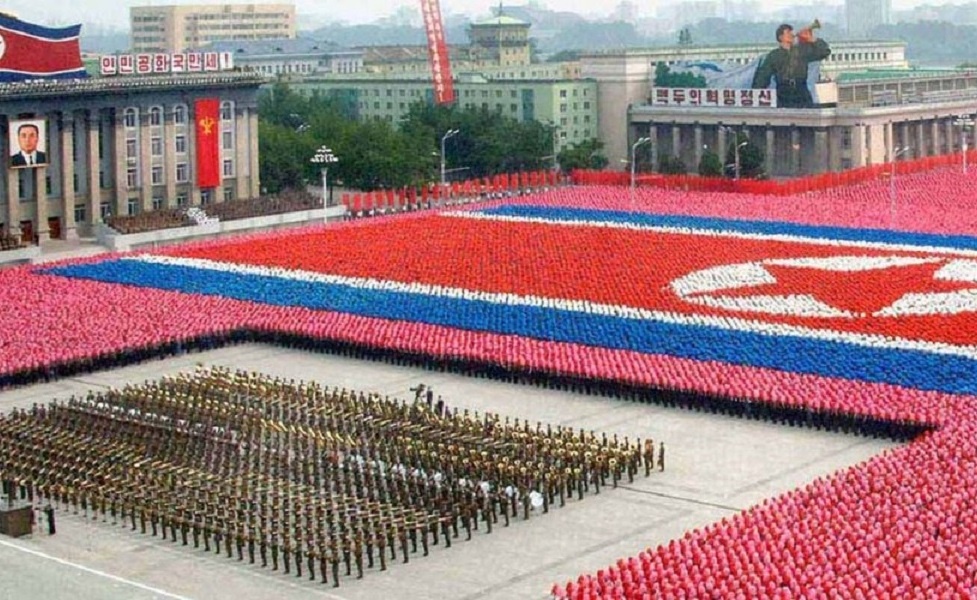 رژه نظامی ارتش کره شمالی در هفتادمین سالگرد تاسیسش