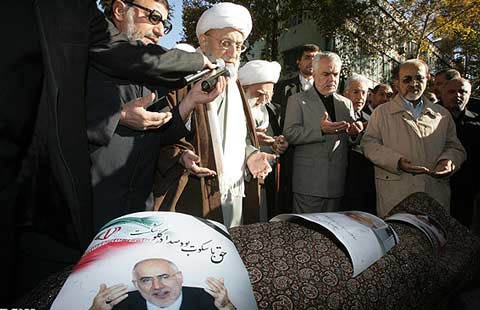 قاضی مرتضوی در مراسم تشییع مرحوم کردان / عکس