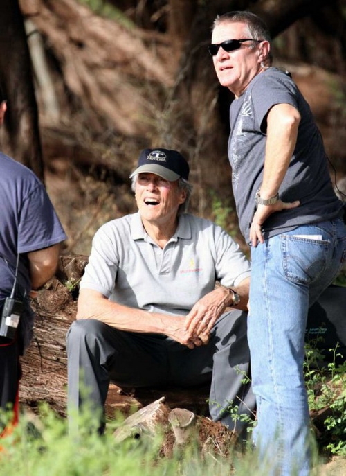 «زندگی پس از مرگ» کلینت ایستوود در هاوایی / گزارش تصویری