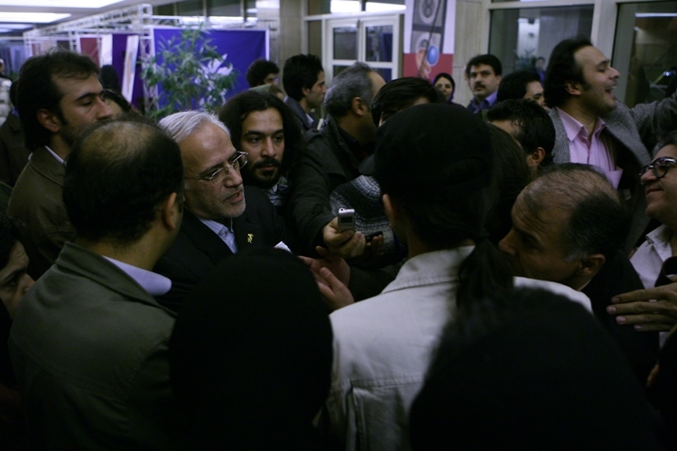 اعتراض خبرنگاران در مراسم اختتامیه جشنواره فیلم فجر/ گزارش تصویری -1