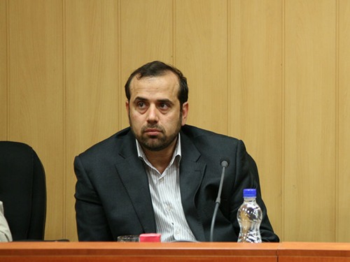 نماینده مردم تهران: مشکل ایران و آمریکا با میس کال انداختن و پیامک زدن حل نمی شود