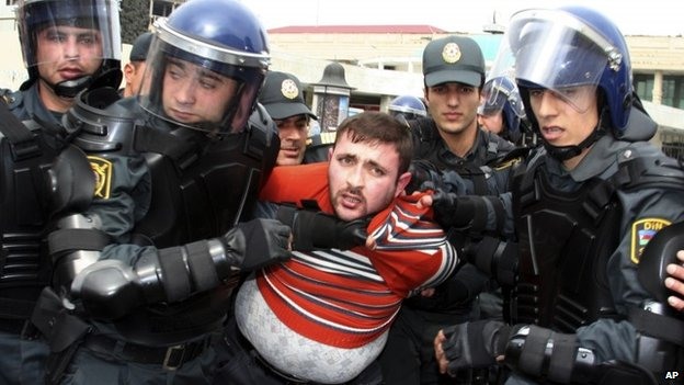 تظاهرات در آذربایجان علیه انتخاب مجدد الهام علی‌اف 