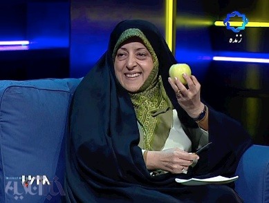 بازی ابتکار با سیب سبز در تلویزیون/ این سیب را چهار قسمت می کنیم...