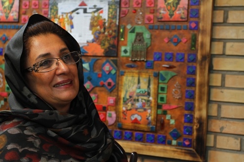 با سعیده قدس بنیانگذار محک که آلبوم خانوادگی اش پر از لبخند کودکان سرطانی ست 