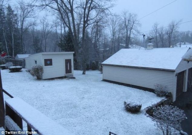تصاویری از اولین بارش غیر منتظره برف در امریکا