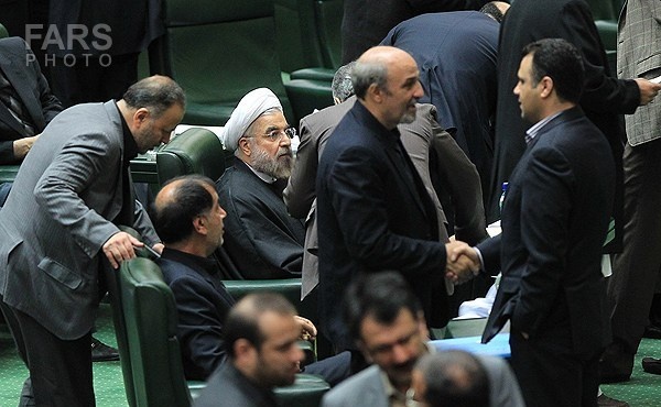 بعد از 3 ماه، دولت روحانی تکمیل شد/  گودرزی با   199 رای مثبت راهی ساختمان سئول شد
