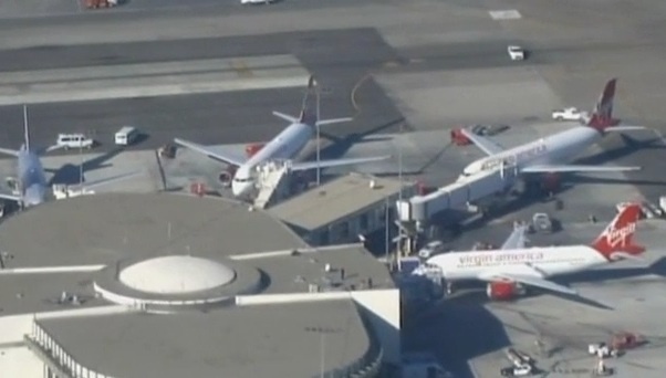 4 کشته و زخمی در تیراندازی فرودگاه لس‌آنجلس/ تمامی پروازها لغو شد 