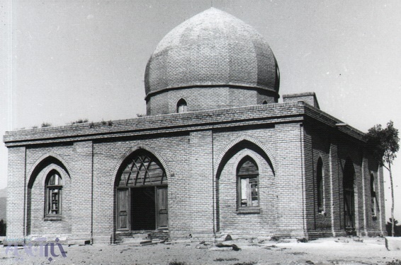 عکس‌های آرامگاه قدیمی بابا طاهر عریان در 54 سال پیش