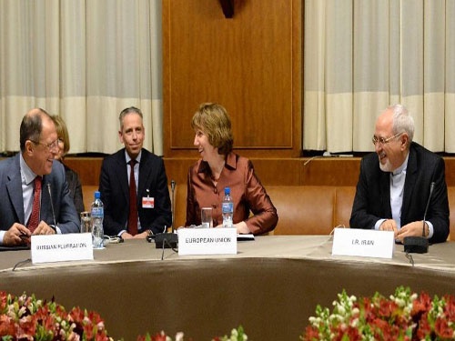 توافق ژنو قفل بحران‌های منطقه‌ای را باز می‌کند/ فرصت‌های معاملۀ هسته‌ای برای ایران و روسیه