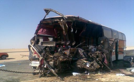 ورود سمند به بانک سینا در قزوین/ 13 کشته و 37 مجروح در 14 تصادف