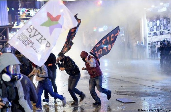 تصاویری از سرکوب معترضان به فساد در استانبول