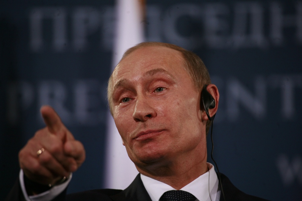 شرایط جهان به نفع پوتین پیش می‌رود/ پشت پردۀ عفوهای سیاسی در روسیه