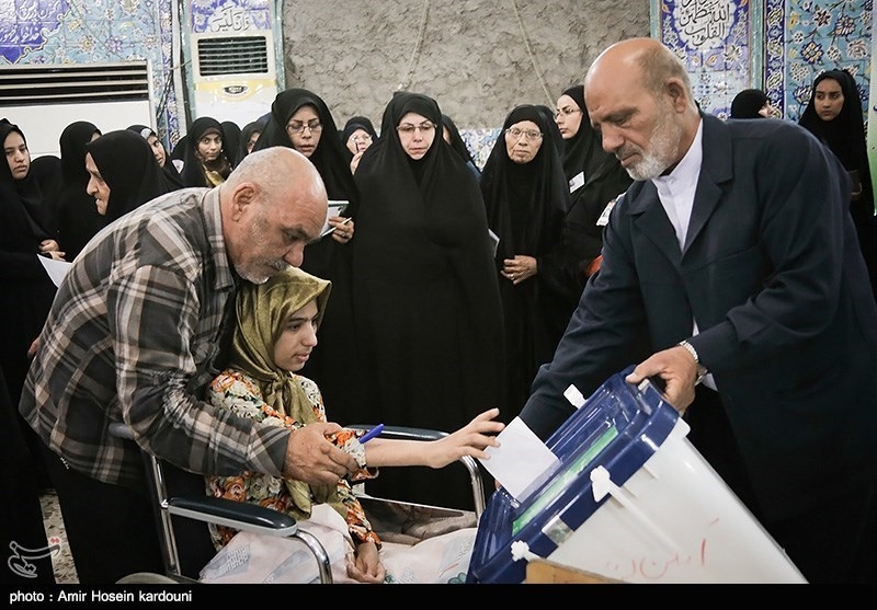 عکس های متفاوت انتخابات 24 خرداد
