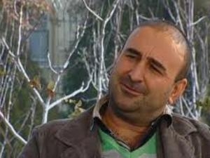 مهران احمدی: تئاتر جای کاسبی نیست / از انتخاب «بی انتخاب» راضی‌ام