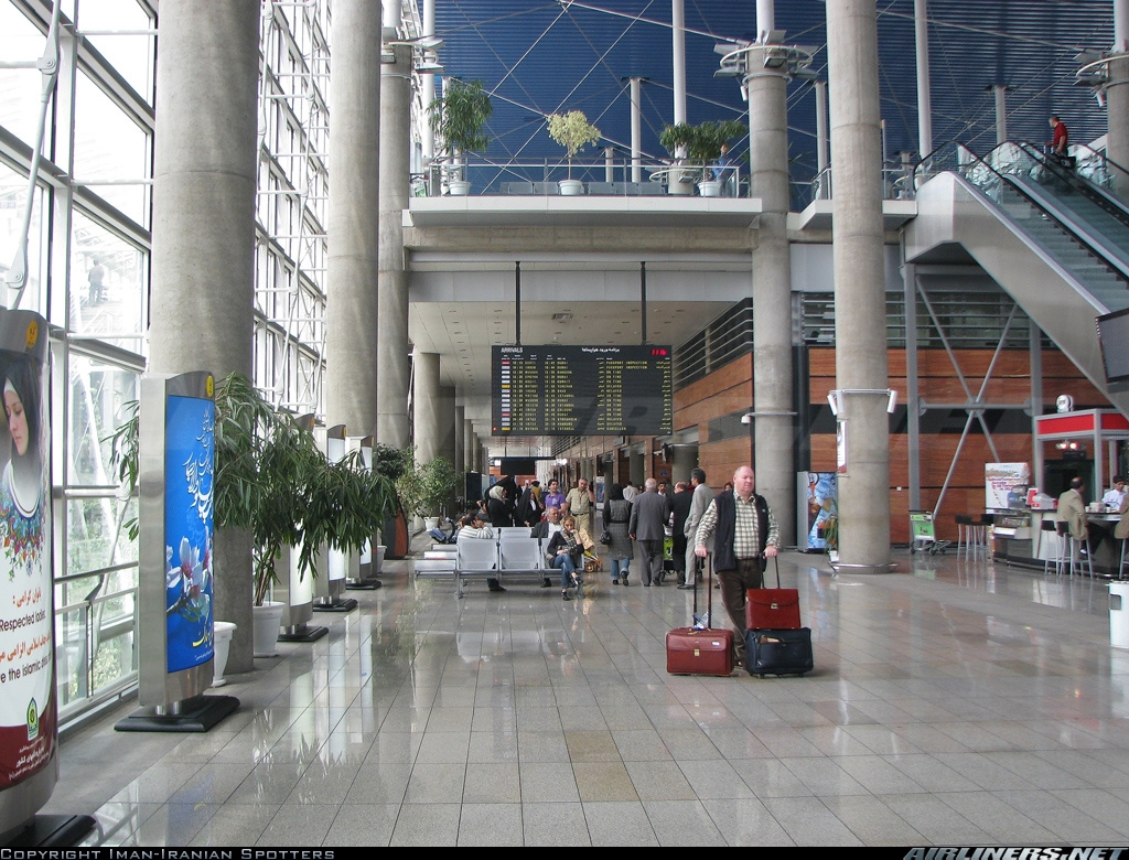 مسافران فرودگاه بین‌المللی امام‌خمینی(ره) بخوانند