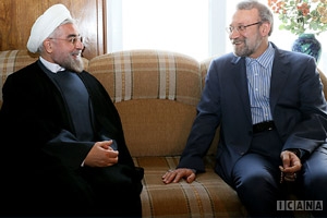 لبخند توامان لاریجانی و روحانی در نخستین گام برای همکاری مجلس با دولت آینده