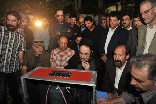 بازدید سیدمحمد خاتمی از پشت صحنه سریال میرباقری/ فیلمبرداری یک سکانس در حضور رئیس جمهور پیشین ایران