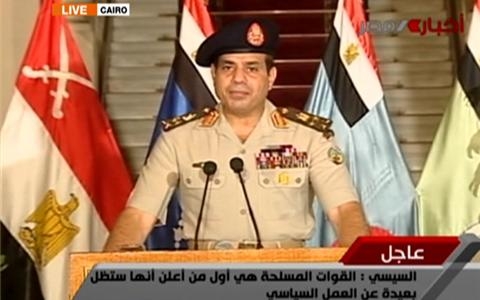 کارشناس مسائل مصر: ارتش ناگزیر از دخالت بود؛ انقلاب با برکناری مرسی پایان نمی گیرد