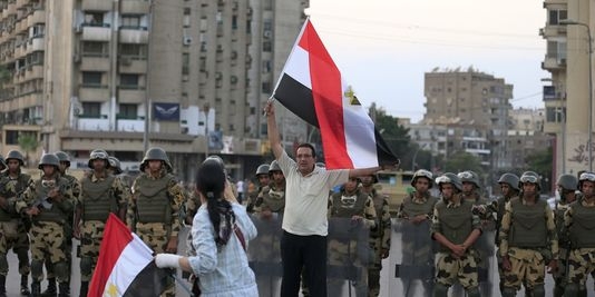 اخوان‌المسلمین فریفتۀ زرق و برق حکومت شد/روح مبارک به مصر بازگشت
