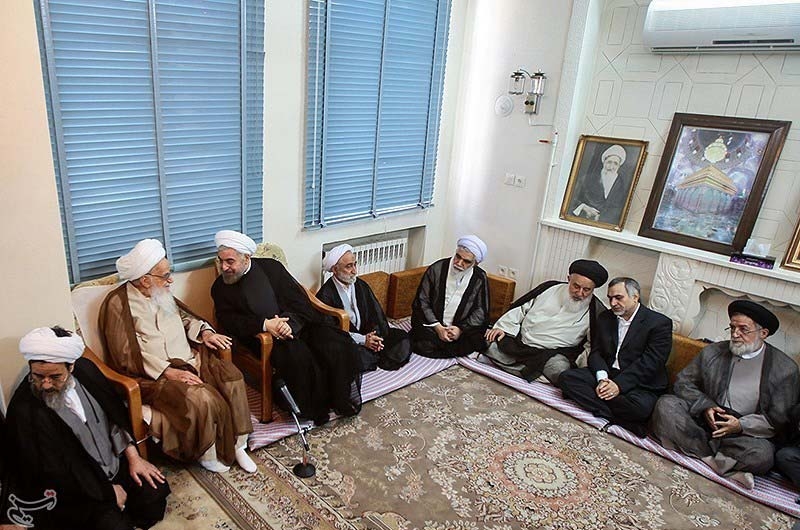 روحانی به دیدن مراجع در قم رفت، احمدی نژاد فاتحه خواند