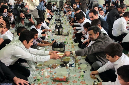 آخرین ضیافت افطاری احمدی نژاد در نهاد ریاست جمهوری