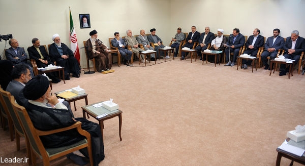 مقام معظم رهبری خطاب به هیات دولت: کاری که باید برآن همت بگمارید این است که رشته خدمت را رها نکنید
