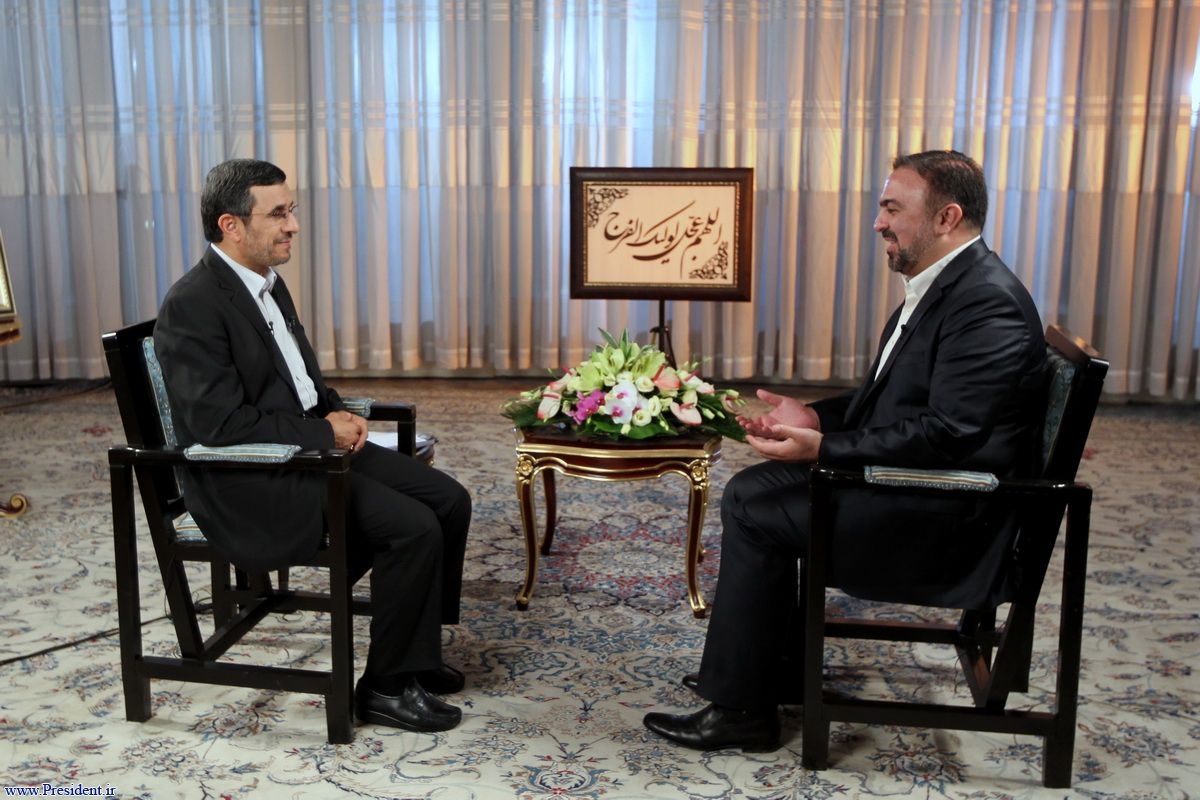 تک مضراب‌های احمدی نژاد برای منتقدان/ مخاطبان رئیس جمهور در مصاحبه تلویزیونی چه کسانی بودند