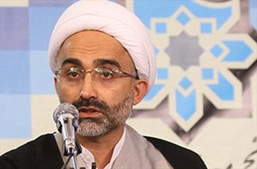 پاسخی به فتوای نادر درباره آب خوردن روزه داران