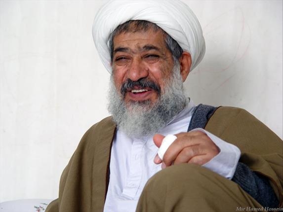آیت الله امجد: به فکر تعقل و تعالی افکار مردم باشیم نه گریه انداختن آن‌ها 