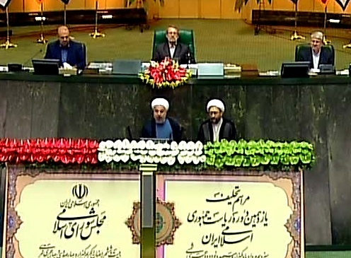 حرف​های خودمانی آیت​الله آملی​لاریجانی با روحانی و شوخی علی لاریجانی با رئیس​جمهور