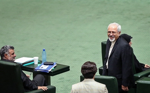نطق دیپلماتیک و پاسخ های ظریف به پرسشها: سیاست خارجی باید ملی، فراجناحی و تحت نظر رهبری باشد