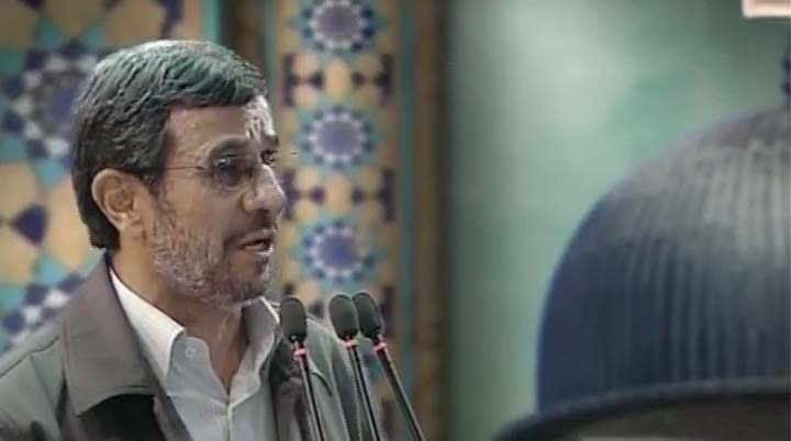 دفاع مجدد رئیس جمهور از شعار نفی هولوکاست/خداحافظی مردم با احمدی​نژاد
