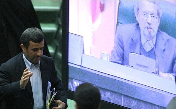مجلسی‌ها احمدی‌نژاد و کابینه اش را اینگونه در یک ماه آخر بدرقه کردند 
