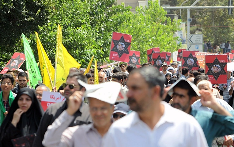 حاشیه​های روز قدس از شعار علیه سران فتنه تا شعار در حمایت از احمدی​نژاد/متن قطعنامه پایانی 
