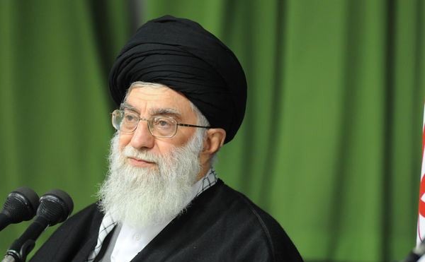 تسلیت رهبر انقلاب در پی درگذشت مادر سردار سرلشگر سلیمانی