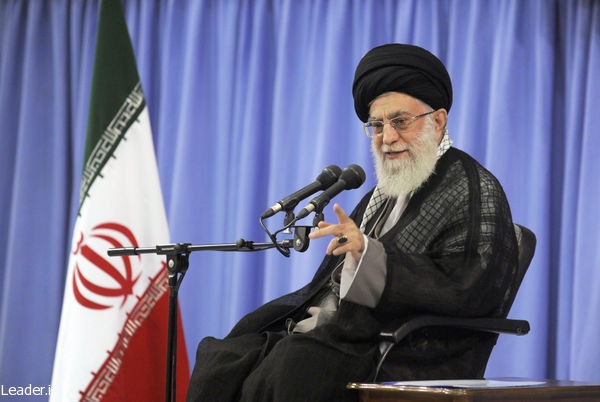 رهبر معظم انقلاب: لزومی ندارد سپاه در عرصه سیاسی پاسداری کند/دیپلماسی با «نرمش قهرمانانه» همراه باشد