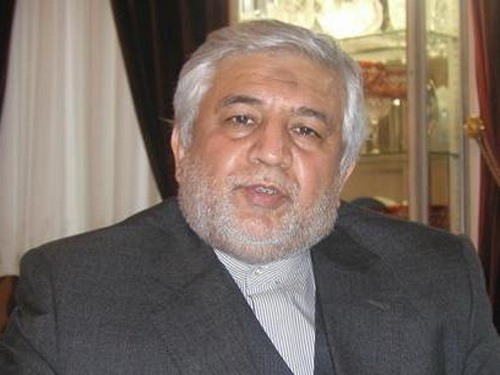 واکنش سفیر ایران به حذف کتیبه‌های فارسی آرامگاه نظامی 